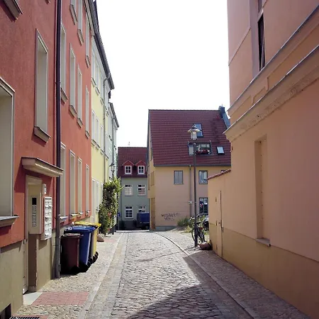 Apartment Bernstein Ruhig, Familienfreundlich Mit Garten Rostock Exterior photo