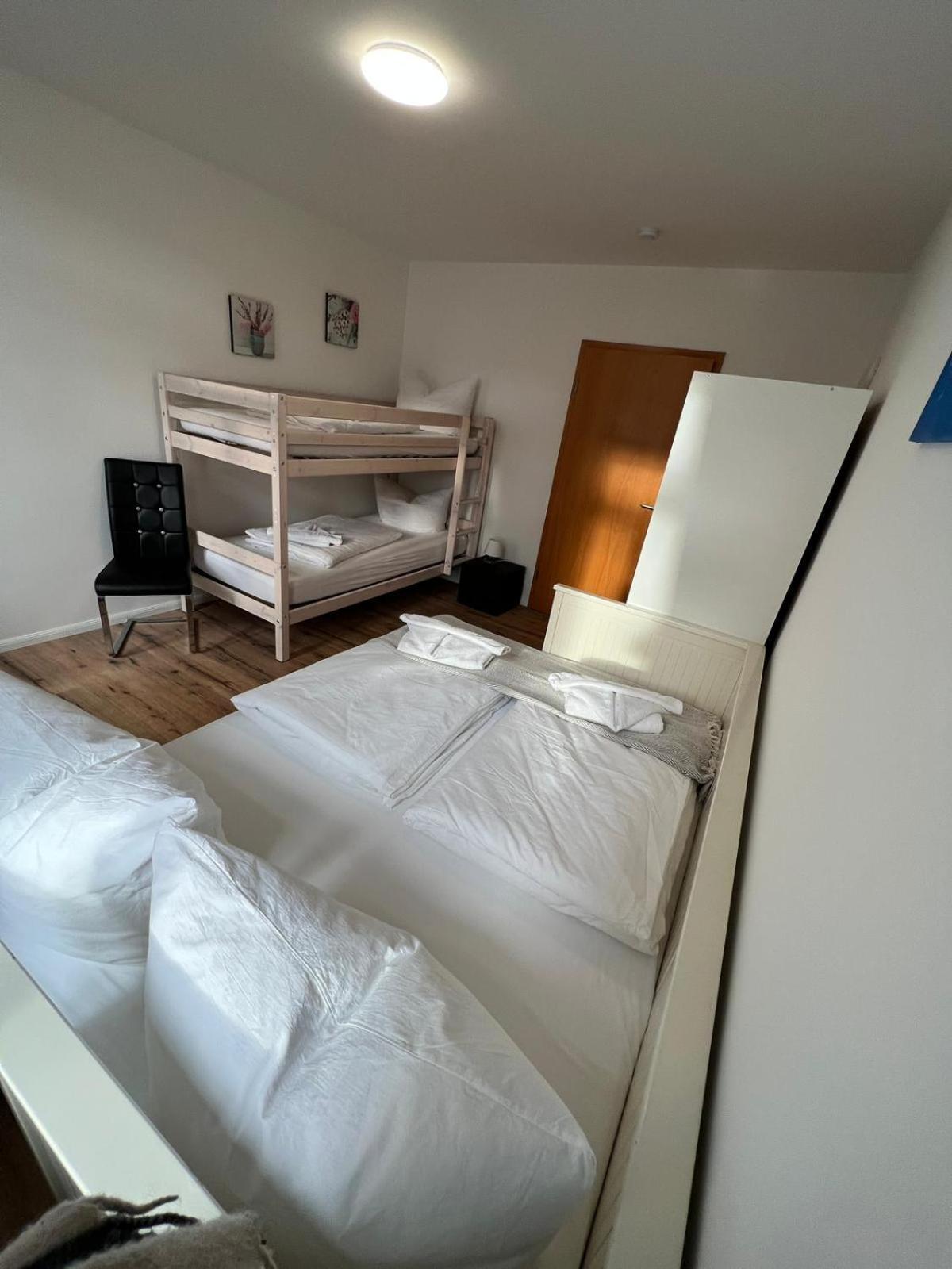 Bernstein Ruhig, Familienfreundlich Mit Garten Appartement Rostock